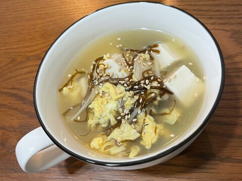 もずくと豆腐のスープ